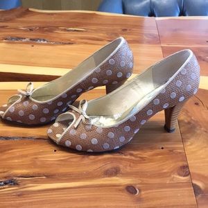 Vintage Style Straw Pumps